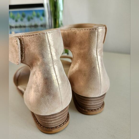 Vince Camuto Sandals - Picture 12 of 12